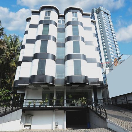 Super Townhouse Malabar Illam Hotel Kochi Екстериор снимка