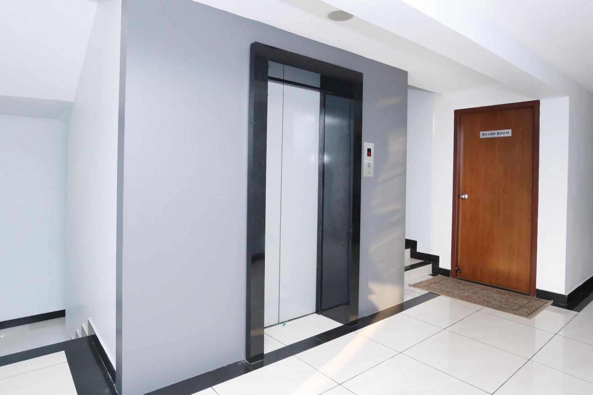 Super Townhouse Malabar Illam Hotel Kochi Екстериор снимка